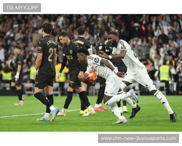 皇马冬窗离队第1人浮现：19岁中锋只租不卖为世界杯搏一把，皇马东契奇照片